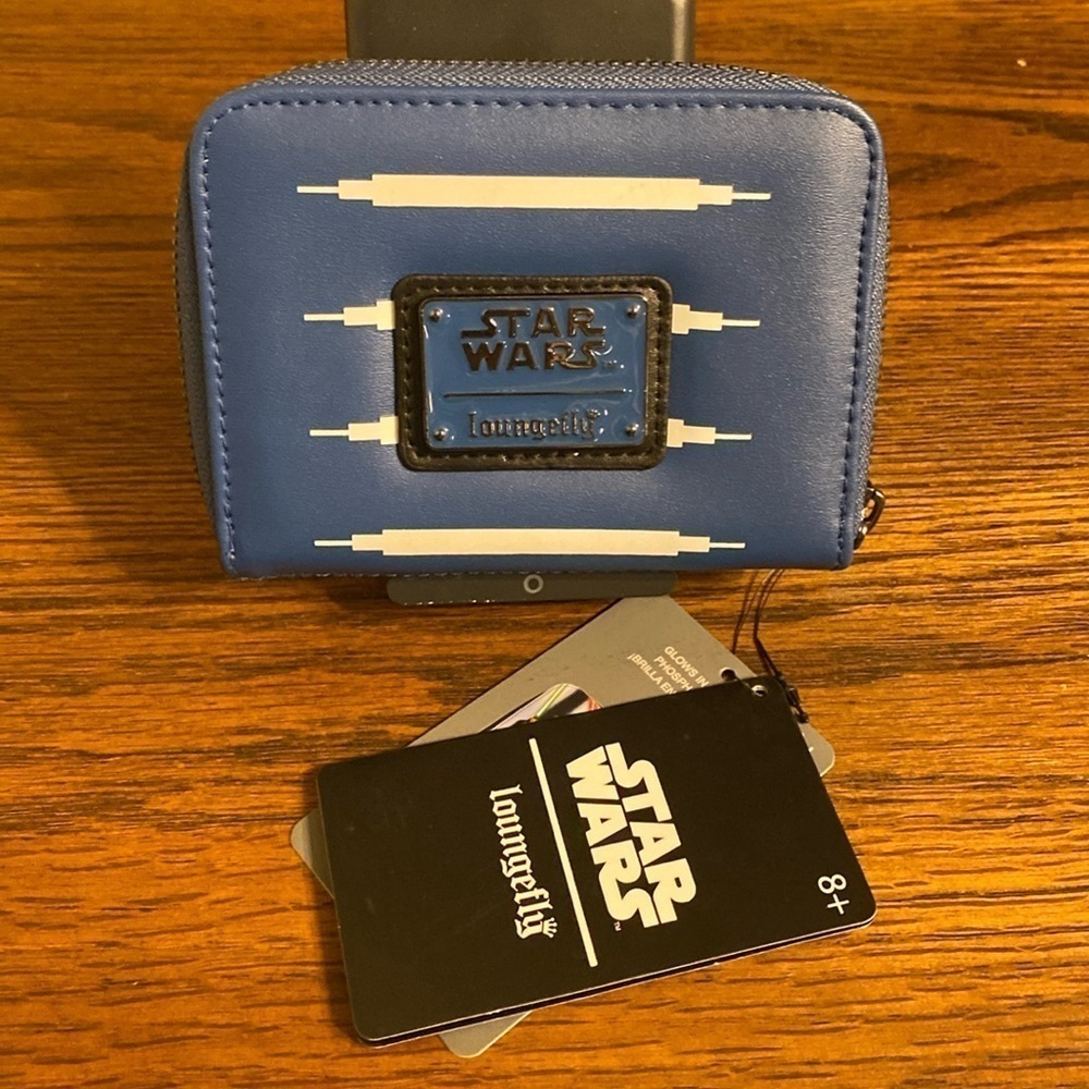 Loungefly Star Wars zip-around wallet - Picture 2 of 9